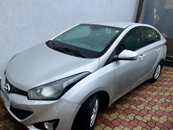 HYUNDAI HB20S 1.6 COMFORT PLUS 16V FLEX 4P AUTOMÁTICO